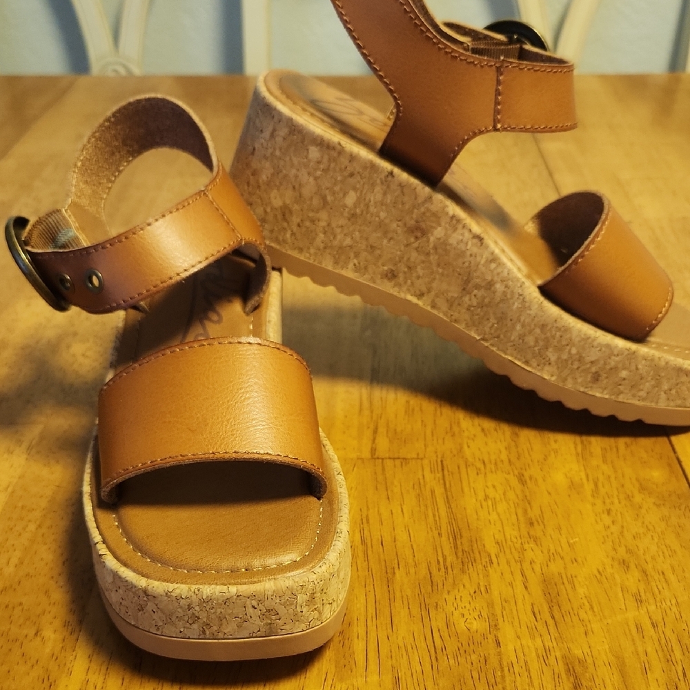 Zodiac Tan Leather Sandals with Brass Accents